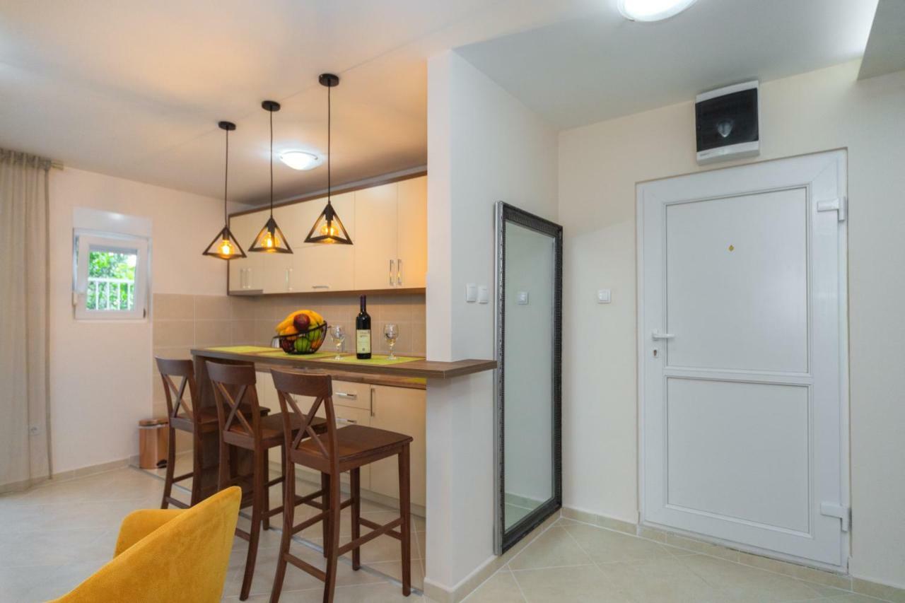 Apartmani Tref Petrovac 外观 照片